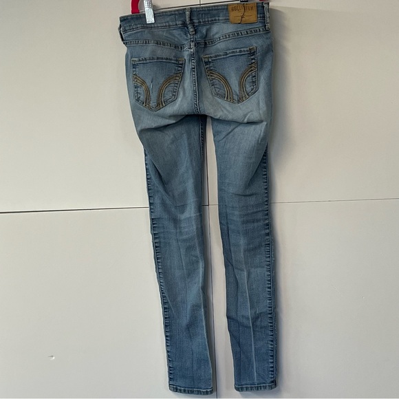 Women’s Hollister Factory Distressed Jeans. Size 0S W24 L29. - Picture 4 of 14